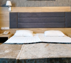 Номер 1 категории 1 большая кровать в Беловодье