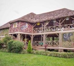 Семейное бунгало с 2 комнатами в Roots Retreat and Camping Resort
