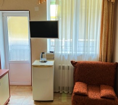 Трехместный номер с балконом в 21 век