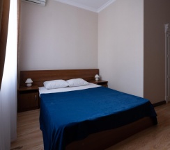 Номер стандарт с 1 двуспальной кроватью в Djump hotel