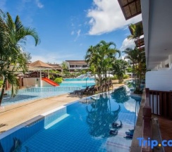 Номер Grand с красивым видом из окна в Arinara Beach Resort Phuket