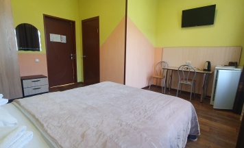 Двухместный номер с двуспальной кроватью в Hotel юг