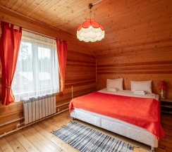 Шестиместный коттедж Княжеский с балконом в Ателика Улиткино