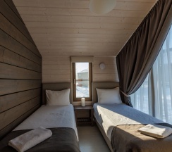 Четырёхместный коттедж с 2 комнатами в Strawberry fields