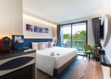 Четырёхместный номер Standard с балконом в Hotel Clover Patong Phuket