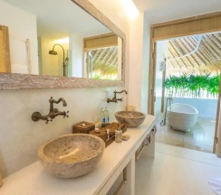 Двухместный люкс Eden Garden двуспальная кровать в Eden Beach Khaolak Resort and Spa A Lopesan Collection Hotel