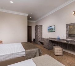 3-местная комната стандарт в Miracle&N