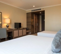 Трёхместный номер Premier North Tower в The Berkeley Hotel Pratunam