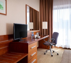 Номер комфорт с 1 двуспальной кроватью queen-size в HolidayHall