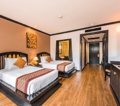 Двухместный номер с доступом в бассейн двуспальная кровать в Princess Kamala Beachfront Hotel