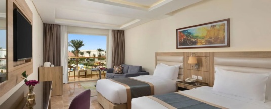 Двухместный номер Deluxe Lagoon View двуспальная кровать в Pickalbatros Dana Beach Resort - Hurghada