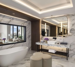 Двухместный люкс Terrace Presidential двуспальная кровать в Siam Kempinski Hotel Bangkok
