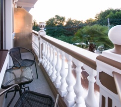 Номер люкс улучшенный с 1 двуспальной кроватью (с завтраком) в Nreef