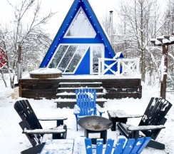 Синий Дом в А у реки