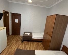 Трехместный стандарт с балконом в ЭльМар