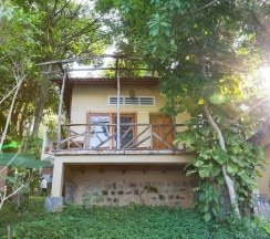 Трёхместное бунгало с видом на бассейн в Blue Sea Resort