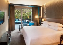 Трёхместный люкс c 1 комнатой в Four Points by Sheraton Bangkok, Sukhumvit 15