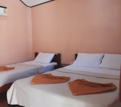 Трёхместный номер Deluxe с балконом в Phi Phi Jungle Hill Bungalow