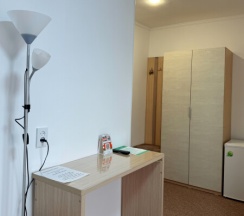 Номер с двумя односпальными кроватями и балконом в Киви