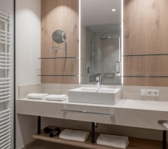 Двухместный номер Standard двуспальная кровать в Alpenhotel Enzian