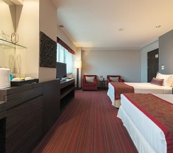 Четырёхместный люкс с 3 комнатами в A-One Bangkok Hotel