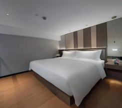 Двухместные апартаменты Classic с видом на город (двуспальная кровать) в Jinglai Hotel Jing'an District Store