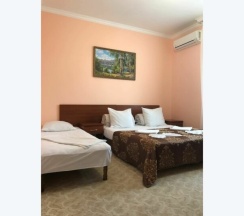 Четырехместный номер Делюкс с балконом в Unona family