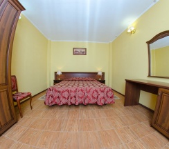 Люкс с балконом в Оазис