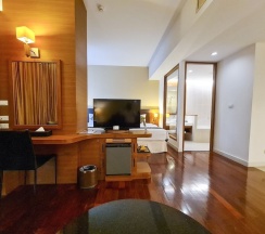 Двухместный люкс Deluxe с балконом двуспальная кровать в Grand Garden Hotel & Residence