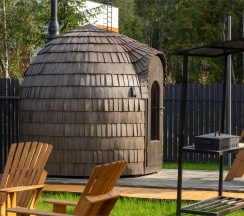 Коттедж с одной спальней, купелью и баней в Black Village Family