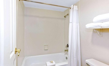 Двухместный номер 2 отдельные кровати в La Quinta Inn by Wyndham Orlando Airport West