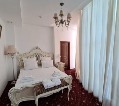 ЛЮКС в Golden Hotel