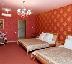 Номер VIP+ с 2 двуспальными кроватями в Пантера