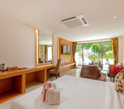 Семейный номер Standard с балконом в Club Bamboo Boutique Patong Beach Resort