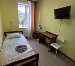 Одноместная комната с общей ванной комнатой в Орловский дом