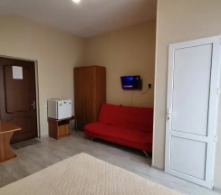 Пятиместный номер Standard с балконом и с видом на горы в Жемчужина