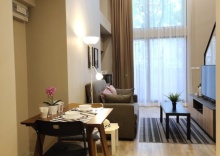 Номер Standard Мансарда c 1 комнатой с балконом в Hotel Blossom Sathorn