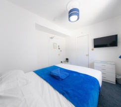 Двухместный номер Superior двуспальная кровать в The Adonis Hotel