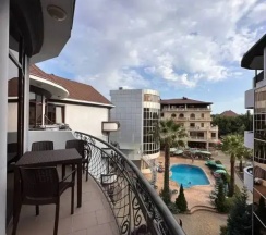 Апартаменты с 2 комнатами с балконом в Holiday