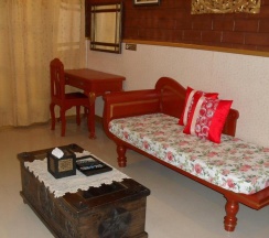 Люкс с балконом и с красивым видом из окна в Irawadee Resort