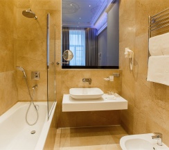 Улучшенный люкс с кроватью размера "king-size" в ITALYANSKAYA 29 Hotel