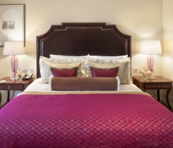 Двухместный номер Grande Luxury с видом на море двуспальная кровать в The Taj Mahal Palace Mumbai