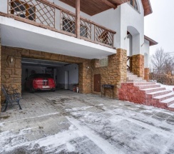 Коттедж Superior с 5 комнатами в Жар-птица