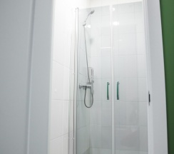 Кровать в 4-местном общем мужском номере в Pillow Hostel