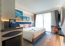 Номер Standard с балконом в Hotel Clover Patong Phuket