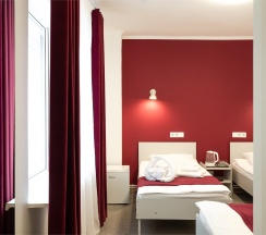 трехместный номер стандарт в Iq hotel