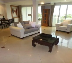 Апартаменты с 2 комнатами с видом на море в Westbury Residence