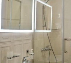 2 этаж I Двухкомнатный номер с двуспальной кроватью и диваном в Марис