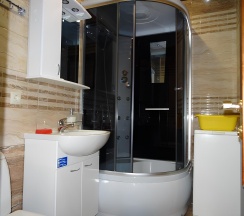 Комната люкс с 1 двуспальной кроватью и диваном в На Нагорной