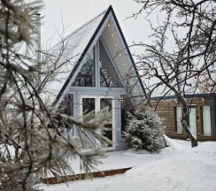 Дом у сосны с горячим уличным бассейном в А-Шалаш